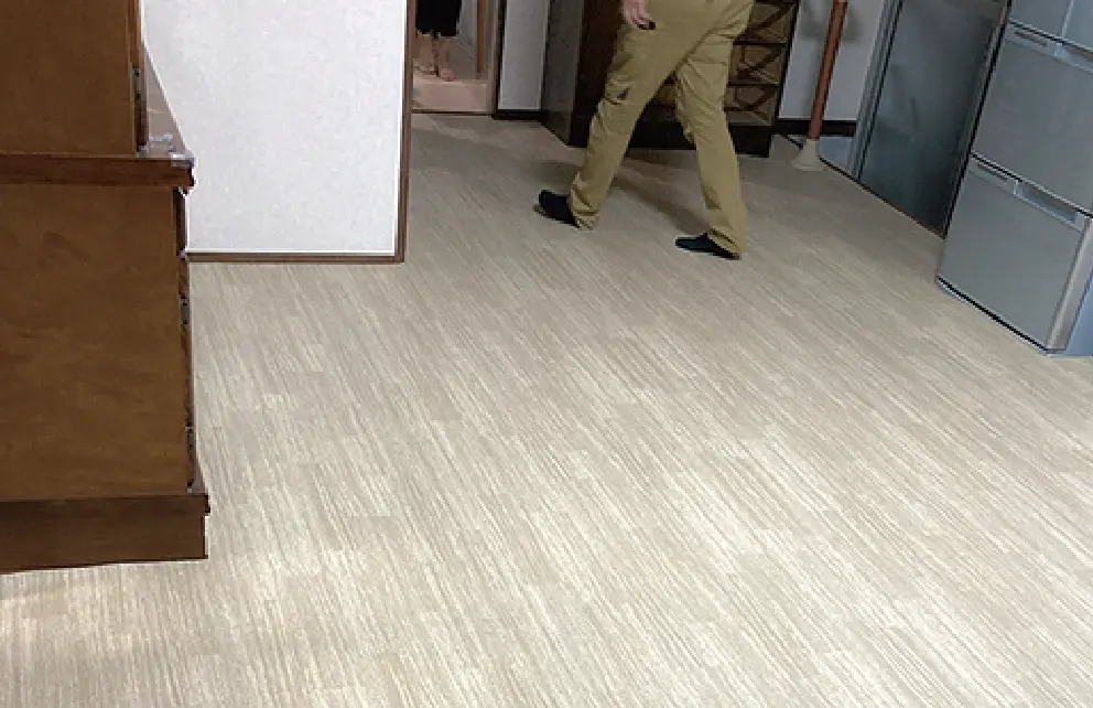 転倒する前提で考えた時、『ころやわフロア』に辿り着きました。