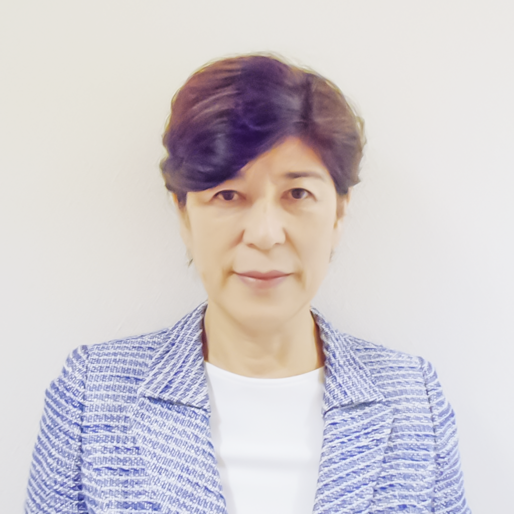 梅原 里実 氏